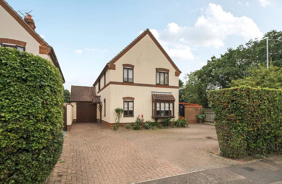 4 bedroom house for sale - High Hall Close, Trimley St. Martin, Felixstowe, Suffolk, IP11 - Property View 1