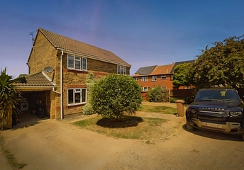 2 bedroom house for sale - Runnacles Way, Felixstowe, Suffolk, IP11 - Property View 1