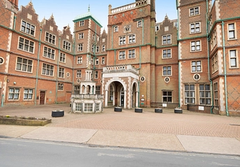 3 bedroom apartment for sale - Cobbold Road, Felixstowe, Suffolk, IP11 - Property View 1