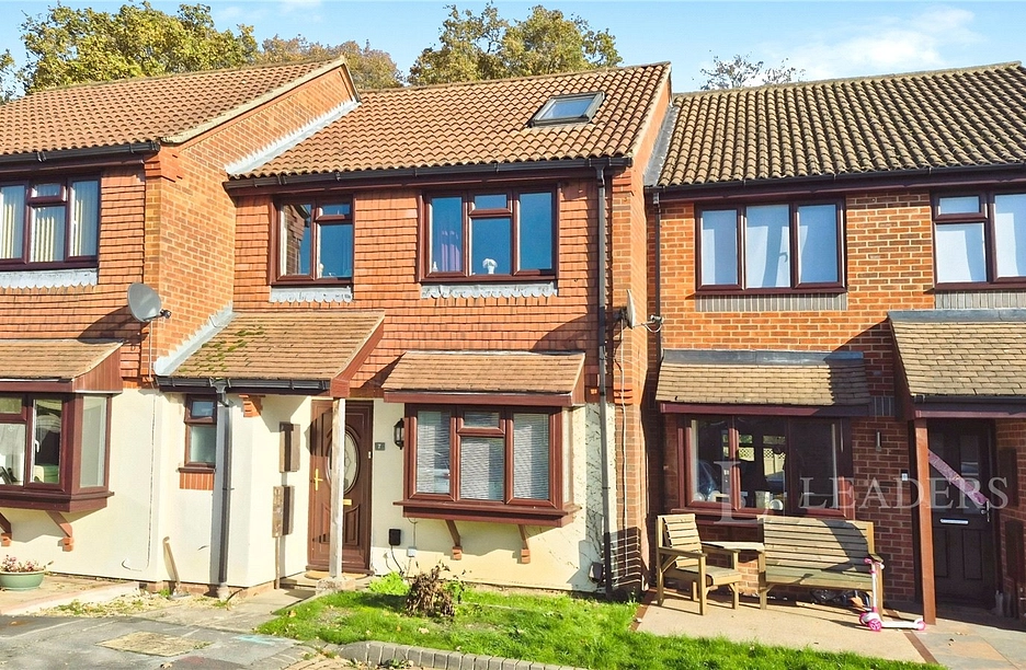 4 bedroom house for sale - Whinchat Close, Fareham, Hampshire, PO15 - Property View 1