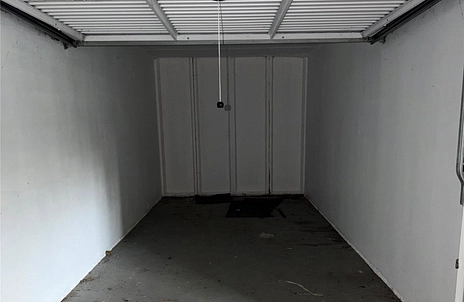 property to rent - Jordans Close, Guildford, Surrey, GU1 - Property View 2