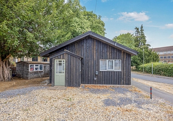 bungalow for rent in Stoke Road, Guildford, Surrey, GU1