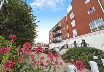 1 bedroom apartment for sale - Blake House, Gunwharf Quays, Portsmouth, Hampshire, PO1 - Property View 1