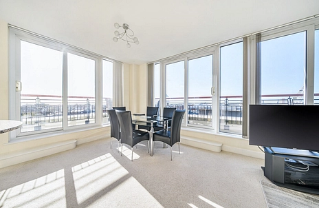 3 bedroom apartment for sale - Brecon House, Gunwharf Quays, Portsmouth, Hampshire, PO1 - Property View 2