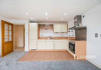 2 bedroom apartment to rent - Brecon House, The Canalside, Portsmouth, PO1 - Property View 1