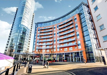 2 bed flat/apartment for rent in The Crescent, Gunwharf Quays, Portsmouth, PO1
