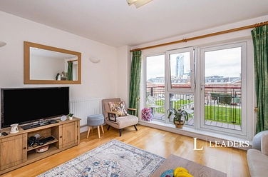 2 bedroom property to rent - Arethusa House, Gunwharf Quays, PO1