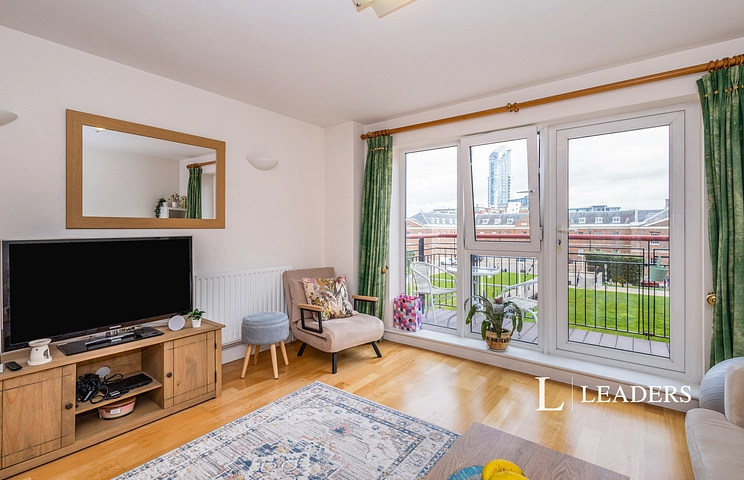 2 bedroom property to rent - Arethusa House, Gunwharf Quays, PO1