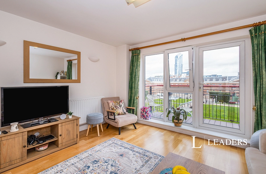 2 bedroom property to rent - Arethusa House, Gunwharf Quays, PO1 - Property View 1