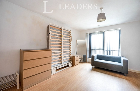 apartment to rent - The Roundhouse, Gunwharf Quays, Portsmouth, PO1 - Property View 3