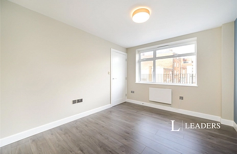 1 bedroom apartment to rent - The Hard, Portsmouth, Hampshire, PO1 - Property View 3