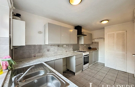 property to rent - Long Banks, Harlow, CM18 - Property View 2