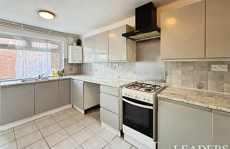 property to rent - Long Banks, Harlow, CM18 - Property View 3