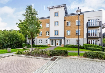 2 bedroom apartment to rent - Henmead House, Renfields, Haywards Heath, RH16 - Property View 1