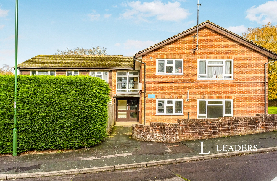 2 bedroom property to rent - Acre Close, Haywards Heath, West Sussex, RH16 - Property View 1