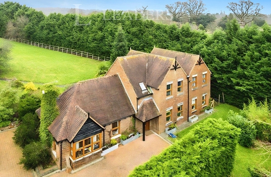 4 bedroom house to rent - Cowfold Road, Bolney, Haywards Heath, RH17 - Property View 1