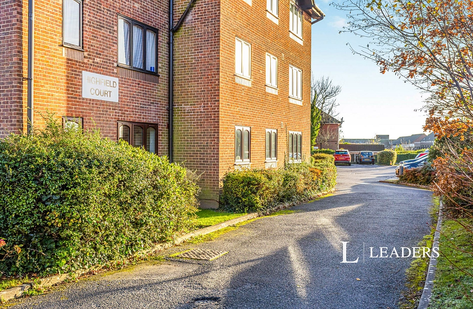 1 bedroom apartment to rent - Church Road, Haywards Heath, West Sussex, RH16 - Property View 1