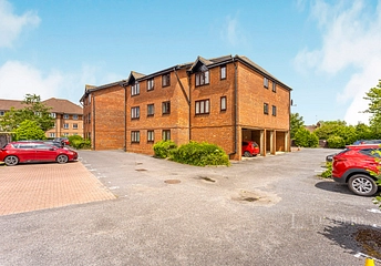 2 bed flat/apartment for rent in Church Road, Haywards Heath, West Sussex, RH16