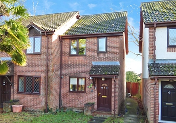 2 bedroom house for sale - Stirling Crescent, Hedge End, Southampton, SO30 - Property View 1