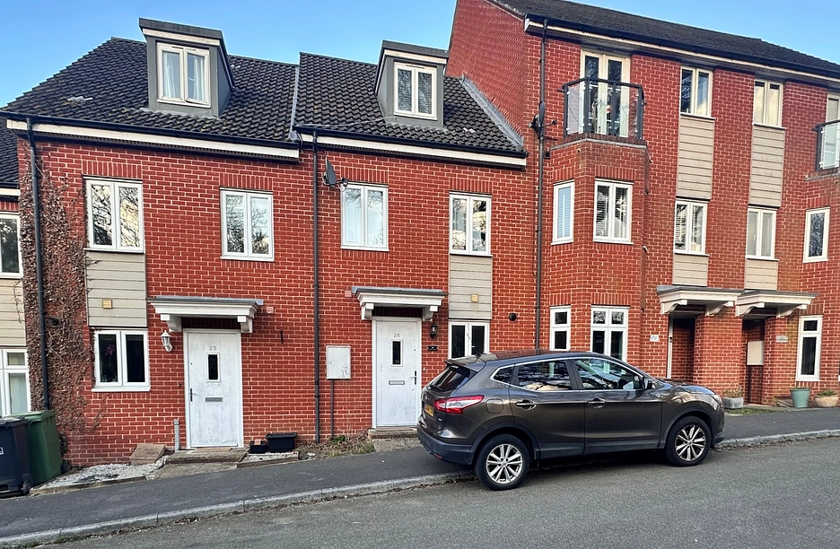 3 bedroom house to rent - Pomeroy Crescent, Hedge End, SO30 - Property View 1