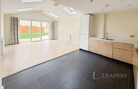 house to rent - Glebe Farm Drive, Trumpington, Cambridge, Cambridgeshire, CB2 - Property View 2