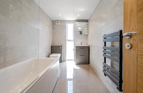 detached to rent - Holywell Close, Studham, Dunstable, Bedfordshire, LU6 - Property View 3