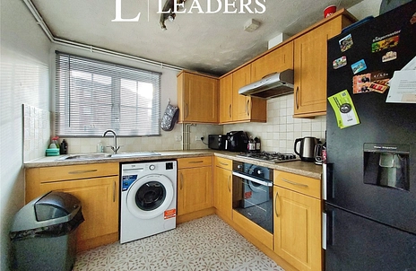 2 bedroom apartment to rent - Browning Drive, Wickford, Essex, SS12 - Property View 3