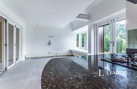 property to rent - Croham Park Avenue, South Croydon, CR2 - Property View 2