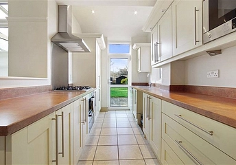 4 bedroom house to rent - East Way, Croydon, CR0 - Property View 1