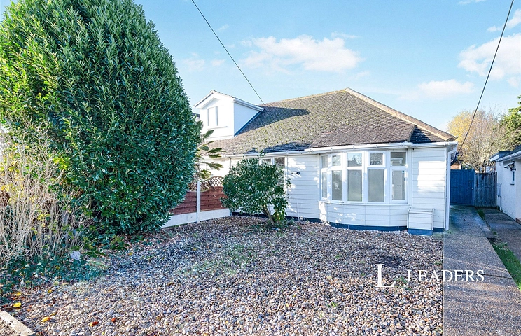 3 bedroom bungalow to rent - Fourth Avenue, Wickford, Essex, SS11