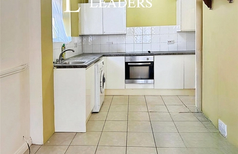 2 bedroom apartment to rent - Seaview Avenue, Basildon, Essex, SS16 - Property View 2