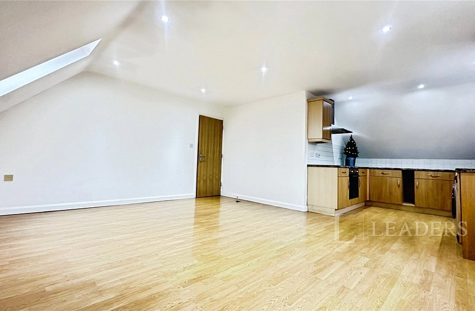 2 bedroom apartment to rent - Farley Hill, Luton, Bedfordshire, LU1 - Property View 1