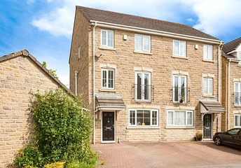 4 bedroom townhouse to rent - Highfield Court, Soothill, Batley, West Yorkshire, WF17 - Property View 1