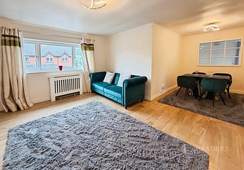 2 bed flat/apartment for rent in Golden Cross Lane, Catshill, Bromsgrove, Worcestershire, B61