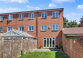 4 bedroom house to rent - Newport Pagnell Road, Wootton, Northampton, Northamptonshire, NN4 - Property View 1