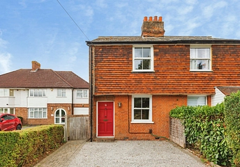 2 bed house for rent in Fair Oak Lane, Chessington, KT9