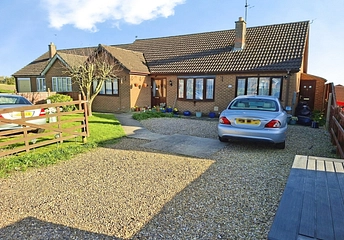 4 bedroom bungalow for sale - Roman Bank, Moulton Seas End, Spalding, Lincolnshire, PE12 - Property View 1