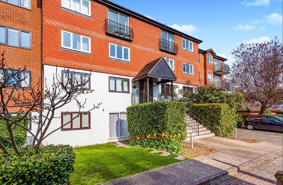 2 bedroom apartment for sale - Great Heathmead, Haywards Heath, West Sussex, RH16 - Property View 1