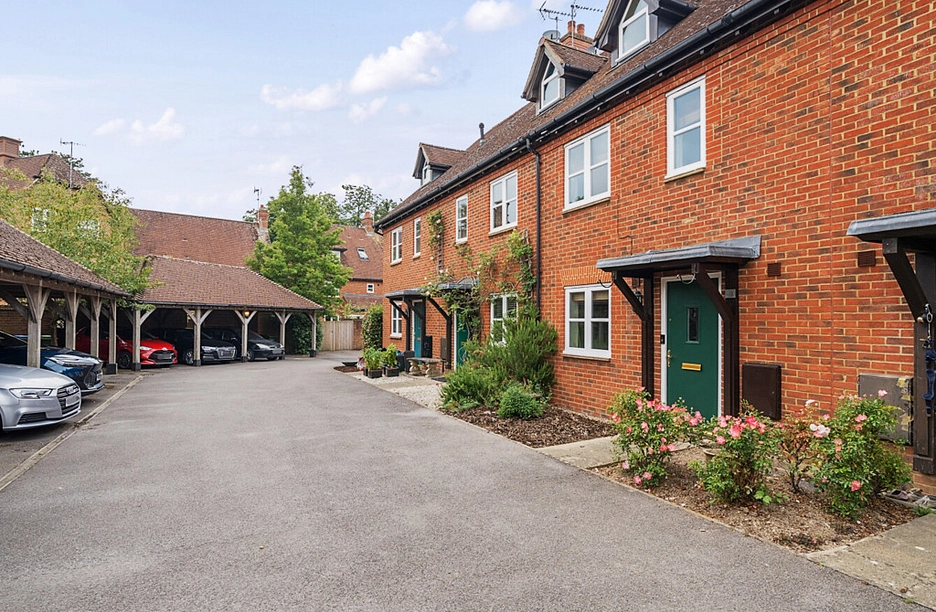 3 bedroom house for sale - Barnes Wallis Avenue, Christs Hospital, Horsham, West Sussex, RH13 - Property View 1