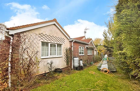 3 bedroom bungalow for sale - Church Street, Rudgwick, Horsham, West Sussex, RH12 - Property View 2