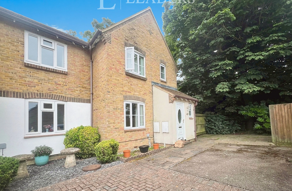 2 bedroom house to rent - Tanbridge Park, Horsham, West Sussex, RH12 - Property View 1