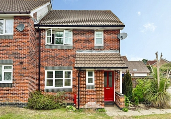 3 bed house for rent in Cissbury Close, Horsham, RH12