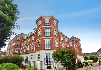 2 bedroom apartment to rent - Petworth House, Davigdor Road, Hove, BN3 - Property View 1