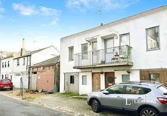 3 bed house for rent in Holland Mews, Hove, BN3
