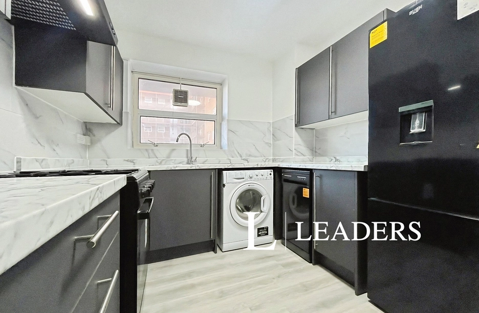 2 bedroom apartment to rent - Kingsway, Hove, East Sussex, BN3 - Property View 1