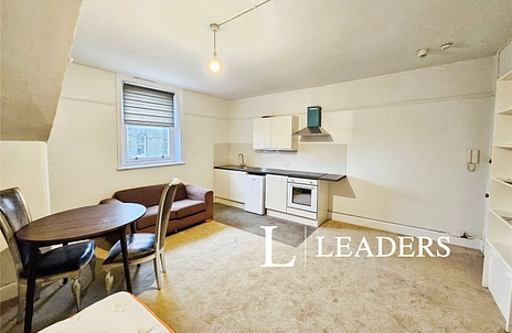 studio to rent - The Drive, Hove, East Sussex, BN3 - Property View 2