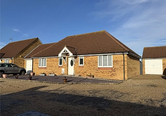 3 bedroom bungalow for sale - Totlands Drive, Clacton-on-Sea, Essex, CO15 - Property View 1