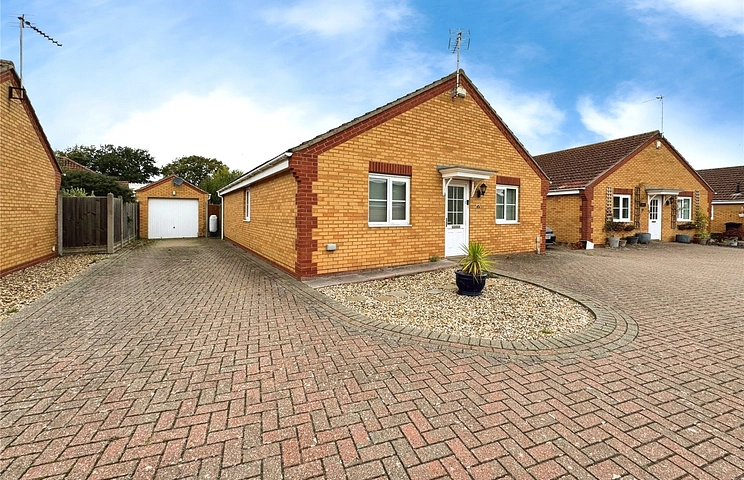 3 bedroom bungalow for sale - Thelma Drive, Clacton Road, Thorrington, Colchester, CO7