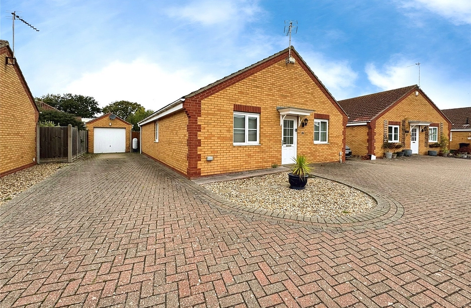 3 bedroom bungalow for sale - Thelma Drive, Clacton Road, Thorrington, Colchester, CO7 - Property View 1