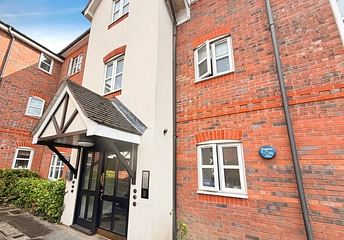 2 bedroom apartment for sale - Birch End, Warwick, Warwickshire, CV34 - Property View 1
